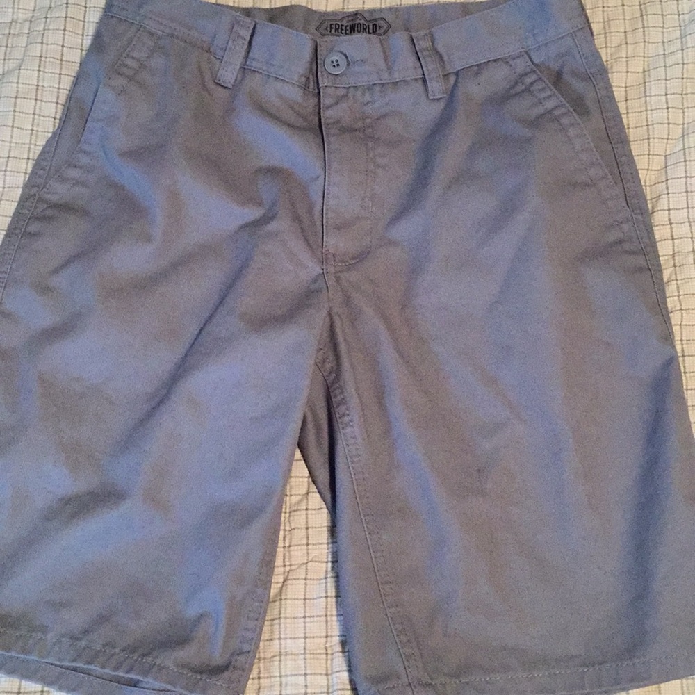 Free world Shorts